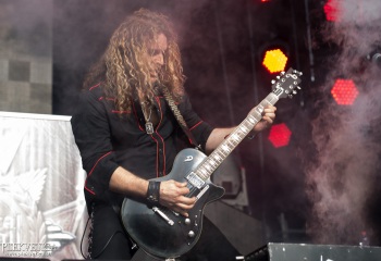 Crystal Ball - Photo by Nati