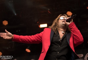 Crystal Ball - Photo by Nati