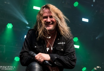 Crystal Ball - Photo by Nati