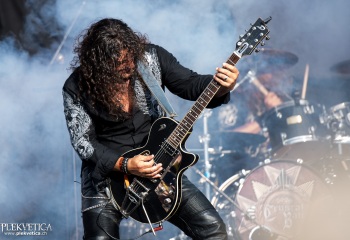 Crystal Ball - Photo by Nati