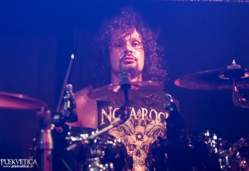 Divension - Photo by Nati