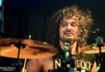 Divension - Photo by Nati