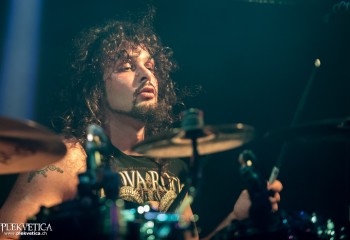 Divension - Photo by Nati