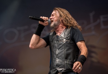 Flotsam and Jetsam - Photo by Marc