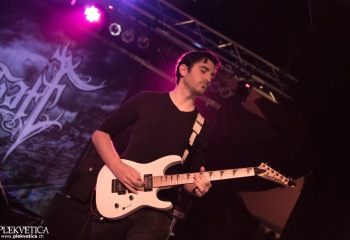 Frozen Gate - Photo by Eylül