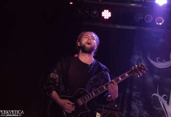 Frozen Gate - Photo by Eylül