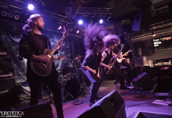 Frozen Gate - Photo by Eylül