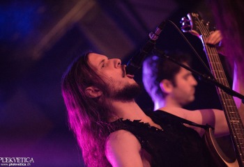 Frozen Gate - Photo by Eylül