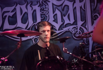 Frozen Gate - Photo by Eylül