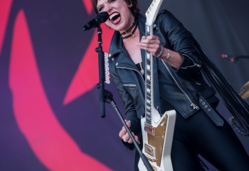 Halestorm - Photo by Marc