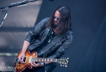 Halestorm - Photo by Marc