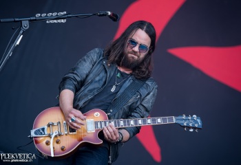 Halestorm - Photo by Marc