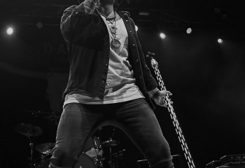 Hangarvain - Photo By Pat