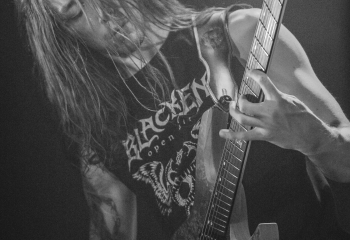 Hollow World - Photo By Dänu