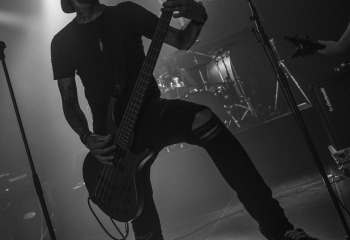 I Revolt - Photo By Dänu