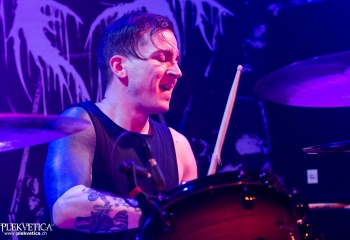 Implore - Photo by Nati