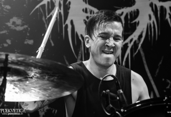 Implore - Photo by Nati