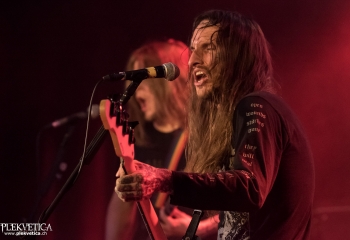 Implore - Photo by Nati