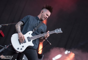 Papa Roach - Photo by Marc