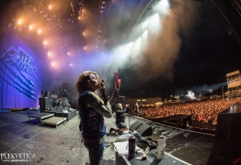 Steel Panther - Photo by Marc