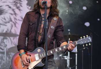 The New Roses -  Photo By Peti