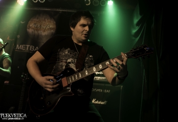 TOIL - Photo by Nati