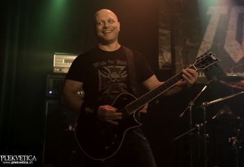 TOIL - Photo by Nati