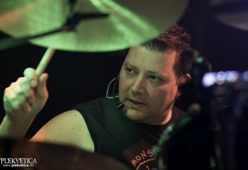 TOIL - Photo by Nati