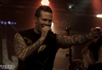 TOIL - Photo by Nati