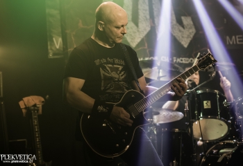 TOIL - Photo by Nati