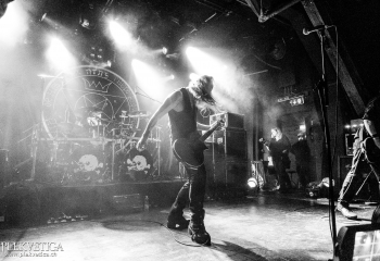 W.A.R.-@-Schüür-Luzern-27.04.2019-DSC0894