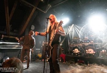 W.A.R.-@-Schüür-Luzern-27.04.2019-DSC0912