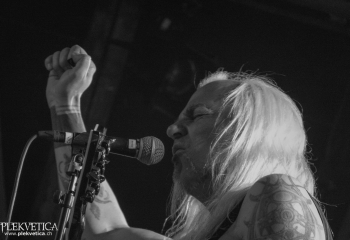 W.A.R.-@-Schüür-Luzern-27.04.2019-DSC0932