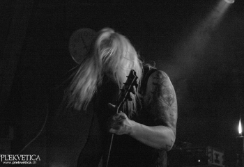 W.A.R.-@-Schüür-Luzern-27.04.2019-DSC0943