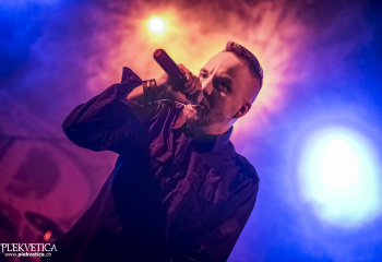 Bloodred Hourglass - Photo By Dänu