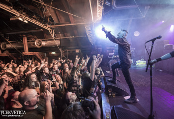 Bloodred Hourglass - Photo By Dänu