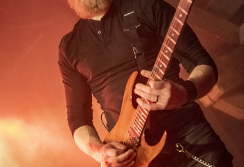 Bloodred Hourglass - Photo By Dänu