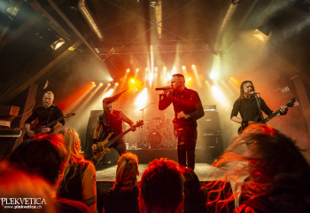 Bloodred Hourglass - Photo By Dänu