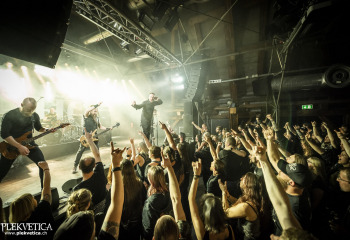 Bloodred Hourglass - Photo By Dänu