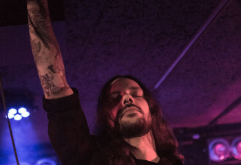 DECEMBRÉ NOIR - Photo by Eylül