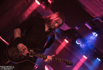 DECEMBRÉ NOIR - Photo by Eylül