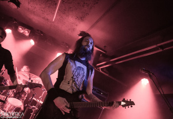 DECEMBRÉ NOIR - Photo by Eylül