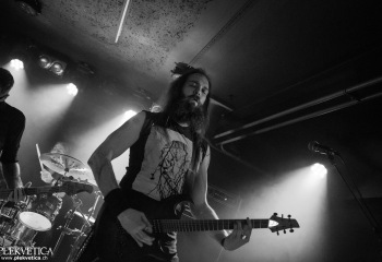 DECEMBRÉ NOIR - Photo by Eylül