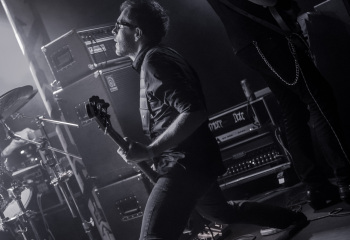 DECEMBRÉ NOIR - Photo by Eylül