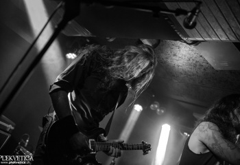 DECEMBRÉ NOIR - Photo by Eylül