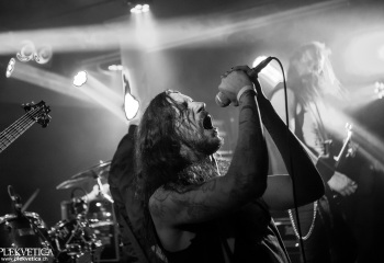 DECEMBRÉ NOIR - Photo by Eylül