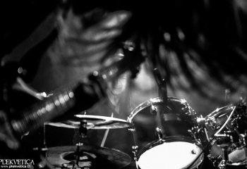 DECEMBRÉ NOIR - Photo by Eylül