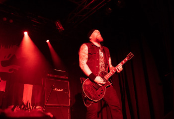 Grave - Photo by Roli