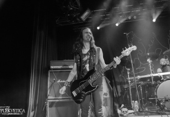 Grave - Photo by Roli