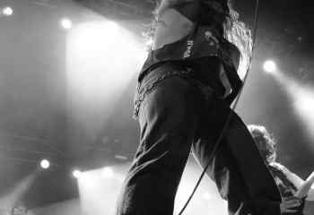 I AM - Photo By Peti